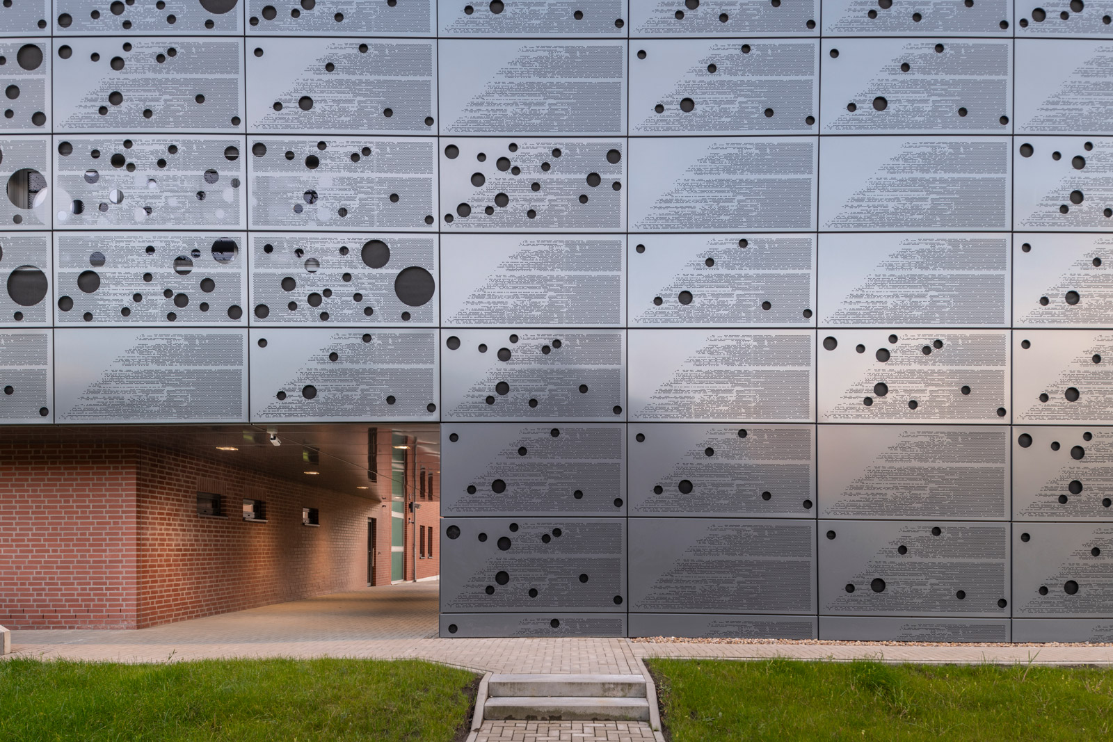 Aluminium-Loch-Kassettenfassade